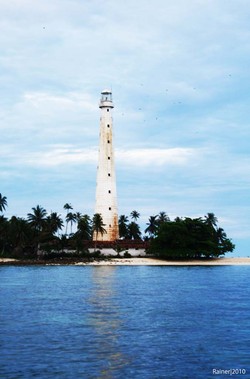 Si Mercusuar Tua Yang Tetap Kokoh