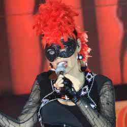 Dari Ujung Rambut Hingga Kaki Dewi Sandra Cinta Indonesia