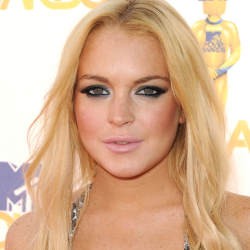 Lindsay Lohan Kembali ke Pusat Rehabilitasi