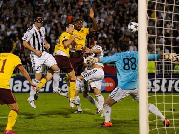 Meriam Arsenal Tak Teredam