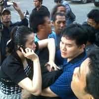 Kuasa Hukum Bos PT Warna Warni Bantah Kliennya akan Kabur