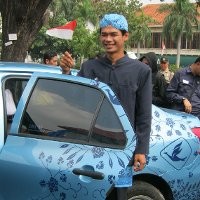 Pakai Batik, Blue Bird Lebih Indonesia