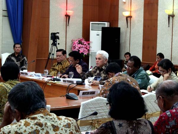 Tiga Menko Kunjungi Papua