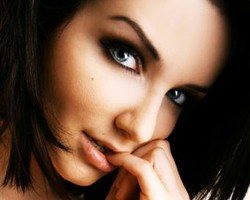 7 Hal Yang Membuat Wanita Terlihat Menggairahkan