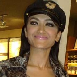 Julia Perez Tunda Album ke-2 Demi Superboy