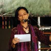 Ken Zuraida Bacakan Puisi Kangen Untuk WS Rendra