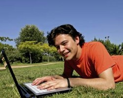 Alasan Pria Menggoda Mantannya Lewat Facebook