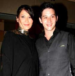 Tamara Bleszynski Hamil, Mike Lewis Sering Terharu