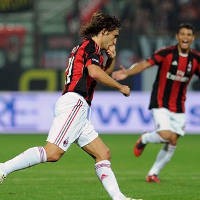 Gol Cantik Pirlo Menangkan Milan