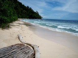 Pulau Pagang, Sensasi Berlibur di Pulau yang Sepi