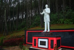 Salib Kasih: Mengenang Nommansen