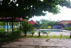 Kemewahan Di Tengah-tengah Pulau Indah Berbatu