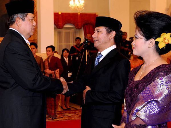 SBY Lantik Anggota KPU