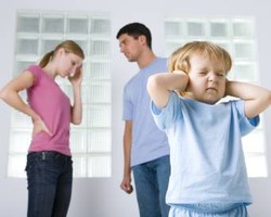 Orang Tua Terlalu Cemas, Anak Jadi Sering Sakit 