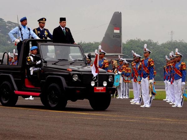 SBY Pimpin Upacara HUT TNI