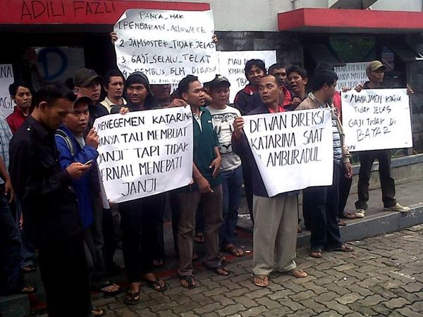 Karyawan PT Katarina Tuntut Gaji