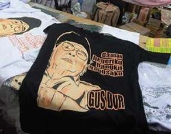 Menko Polhukam Isyaratkan Gus Dur Belum Ditetapkan Jadi Pahlawan 