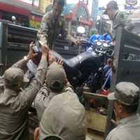Parkir di Trotoar, 2 Motor Diangkut Satpol PP