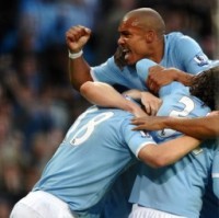 Essien Waspadai Sepak Terjang City