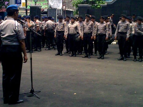 Ratusan Polisi Jaga PN Jaksel