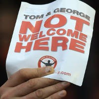 Dua Tawaran untuk Liverpool