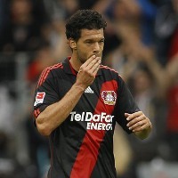 Ballack Out Sampai Akhir Tahun