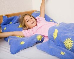 5 Cara Jitu Bangunkan Anak di Pagi Hari 