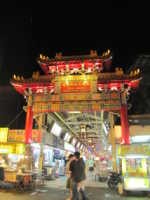 Menelusuri Pasar Gang Ular di Taipei