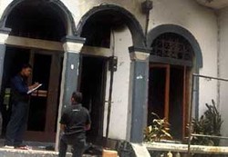 Polisi Periksa 3 Tersangka Pembakaran Masjid Ahmadiyah