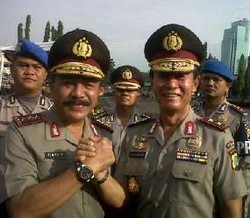 Pisah Sambut Kapolda Metro, Timur dan Sutarman Berbalas Lagu Campur Sari