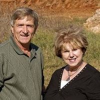 Kakek Nenek Raup Rp 15 Miliar dari Apple