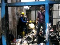 Tim Labfor Olah TKP Kebakaran di Sukorejo