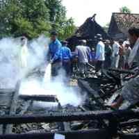 Elpiji Meledak, Rumah dan Toko Ludes Terbakar