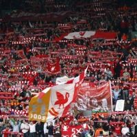 The Reds Dijanjikan Trofi dan Bebas Utang