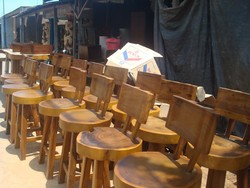 Emansipasi Wanita di Sentra Industri Patung dan Ukir Mulyoharjo 