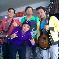 Gruvi Bilang-bilang Cinta ke Senk Lotta