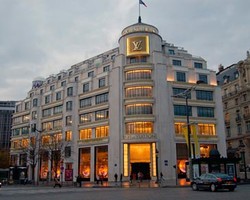 Stok Barang Menipis, Louis Vuitton Paris Tutup Lebih Awal