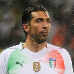 Buffon Ibarat Maradona