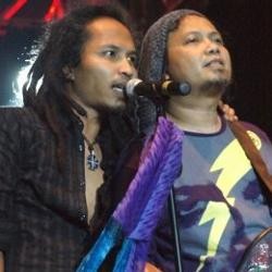BIP Versus The Flowers di Java Rockin Land 2010