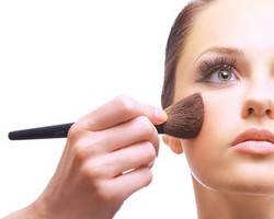 Tips Aplikasi Foundation Untuk Acara Malam