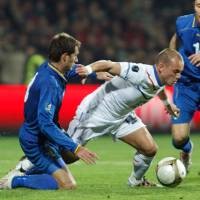 Terlalu Sedikit, Oranje