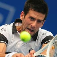 Djokovic Melaju, Murray Tersingkir