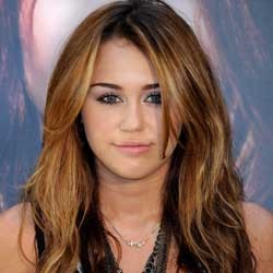 Seksi di Video Klip, Miley Cyrus Dikecam