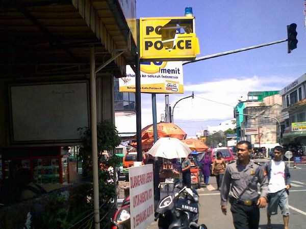 3 Pos Polisi Diserang Kelompok Tak Dikenal