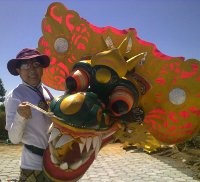 Liannawati, Nenek 51 Tahun yang Hobi Terbangkan Layangan