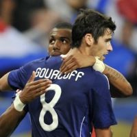 Dua Gol Telat Menangkan Prancis