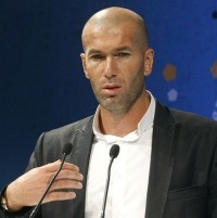 Mourinho Ingin Lebih Sering Ditemani Zidane