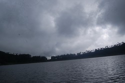 Ketenangan di Tengah Telaga