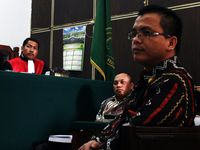Denny Indrayana Bersaksi untuk Gayus