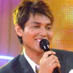 AG Pasrah Diajak Check-In oleh Wilson Idol